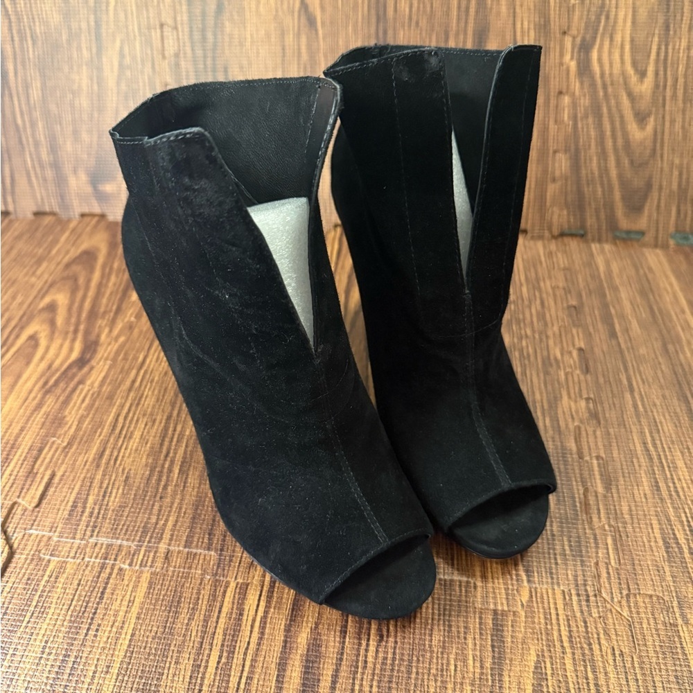 Vince Camuto Peep Toe Heeled Bootie Black Nora | 7